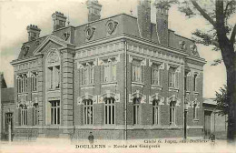 Delcampe - Carte Postale Ancienne - 80 - Doullens - Ecole Des Garçons - Animée - CPA - Voir Scans Recto-Verso - Poscard - Carta Pos - Doullens