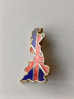 Delcampe - Insigne, épinglette Blason De Club De Rugby équipe Angleterre Union Jack - Rugby