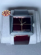 Delcampe - Montre Pierre Balmain Paris (circa 1970) — Monochrome Lie De Vin — État D'origine (NOS) - Montres Anciennes