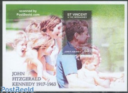 Delcampe - Saint Vincent 2001 J.F. Kennedy S/s, Mint NH, History - American Presidents - St.Vincent (1979-...)