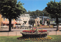 Delcampe - 63 LA BOURBOULE LA PLACE DU SOUVENIR - La Bourboule