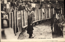 Delcampe - CPA Corrida Course De Taureaux Le Brindis - Stierkampf