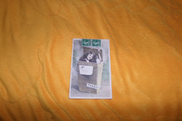 Delcampe - CARTE POSTALE ANCIENNE CIRCULEE DE 1908../ SCENE SUPRISE DANS PANIER A LINGE..FEMME..CACHETS + TIMBRES - Frauen