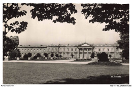 Delcampe - AQTP1-0004-60 - COMPIEGNE - Les Terrasses Du Chateau Vue Du Petit Parc - Compiegne