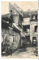 Delcampe - AQTP1-0005-60 - COMPIEGNE - Cour D'une Maison - Rue D'une Vieille Maison - Rue Solférino - Compiegne