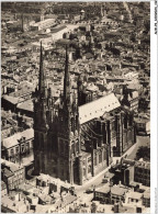 Delcampe - ALWP6-0557-63 - CLERMONT-FERRAND - Capitale De L'auvergne - Vue Aérienne Sur La Cathédrale - Clermont Ferrand