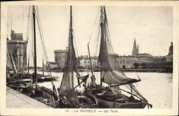 Delcampe - CPA Bateau De Peche La Rochelle Les Tours - Pesca