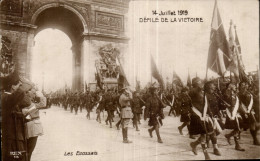 Delcampe - CPA Militaria 14 Juillet 1919 Le Defile De La Victoire Les Ecossais - Paris (08)