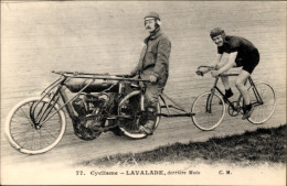 Delcampe - CPA Radrennsport, Bahnradfahrer Lavalade Hinter Schrittmacher-Motorrad - Sonstige & Ohne Zuordnung