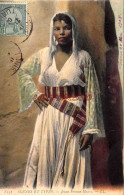 Delcampe - CPA SCENES ET TYPES - JEUNE FEMME MAURE - Scènes & Types