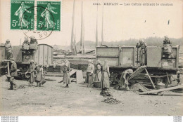Delcampe - 59 - DENAIN - S10373 - Les Cafuts Criblant Le Charbon - Denain
