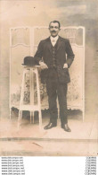 Delcampe - FANTAISIES  - S23645 -  Homme - Carte Photo A Identifier - En L'état Pli - Männer