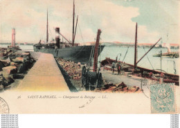 Delcampe - 83 - SAINT RAPHAEL - S07878 - Chargement De Bateaux - - Saint-Raphaël