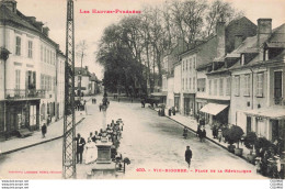 Delcampe - 65 - VIC SUR BIGORRE - S07822 - Place De La République - Mariage ? - En L'état - Vic Sur Bigorre