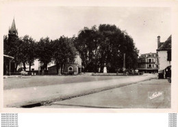 Delcampe - 65 - VIC EN BIGORRE - S07824 - Place Gambetta - CPSM 14x9 Cm - - Vic Sur Bigorre