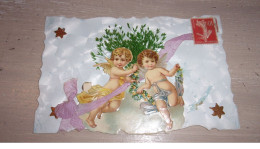 Delcampe - Ange - N°74666 - Deux Anges Avec Un Ruban Et Fleurs - Carte Avec Ajouti, Chromo - Anges