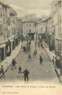 Delcampe - Carte Postale Ancienne - 13 - Tarascon - Une Arrivée De Taureaux - La Place Du Marché - Animée - CPA - Voir Scans Recto- - Tarascon