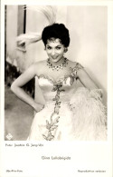 Delcampe - CPA Schauspielerin Gina Lollobrigida, Portrait Im Kleid - Schauspieler