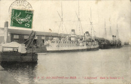 Delcampe - CPA Bateau Guerre Rochefort Sur Mer L Infernet Dans Le Bassin 3 - Otros & Sin Clasificación