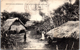 Delcampe - NOUVELLES HEBRIDES - Cases Indigenes Dans Une Plantation - Altri & Non Classificati