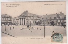 Delcampe - CPA 51 Epernay Illustré, La Place De L'Hotel De Ville (pk119604) - Epernay