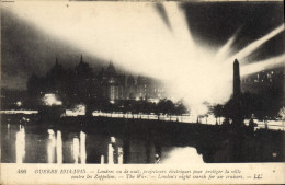Delcampe - CPA Militaria Guerre 1914 1915 Londres Vu De Nuit Projecteurs Electriques Pour Proteger La Ville Con - Guerra 1914-18
