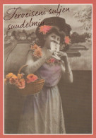 Delcampe - Finland Art Vintage Woman With Flowers Romantic Finnish Unposted #SDS085 - Blumen
