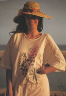 Delcampe - Finland Laura Peterzens Studio Fashion Model Lupine Floral T Shirt #SDS062 - Werbepostkarten
