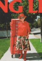 Delcampe - Finland Koff Beer Advertising Stylish Woman With Koff Boxes Unposted #SDS492 - Werbepostkarten