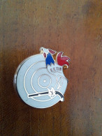 Delcampe - Pin's Coq FÉDÉRATION FRANÇAISE DE TIR - Otros & Sin Clasificación