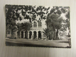Delcampe - CP CARTE POSTALE AFRIQUE DJIBOUTI Les GRANDS COMPTOIRS FRANCAIS PLACE MENELICK - Dschibuti