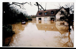 Delcampe - Photo 27  Gisors -    Photo Gerald   - Inondations De   Decembre 1999 - Janvier 2000 - Places