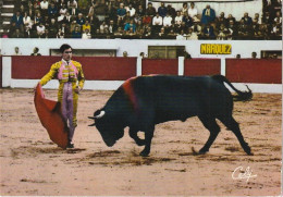 Delcampe - XXX - TORERO MARQUEZ - PASE DERECHAZO MIRANDO AL TENDIDO - EDIT. CELY , M. PENDARIES , ST ALBAN ( 31 )  - 2 SCANS - Stierkampf