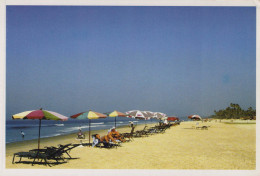 Delcampe - India Cavelossim Mobor Beach Scene Sunbathers Parasols Unposted #PBF320 - Indien