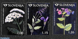 Delcampe - Slovenia 2018 Flowers 3v, Mint NH, Nature - Flowers & Plants - Slowenien