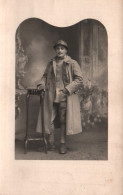 Delcampe - Carte-PHOTO - LAVAL - Militaire Du 324è R.Infanterie Secteur Postal (Légendée Au Dos) - Laval