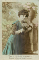 Delcampe - FANTAISIE   FEMME LADY FRAU   BLANCHE CLOCHETTE DE MUGUET - Frauen