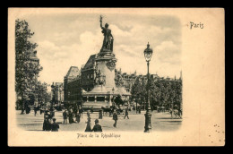 Delcampe - 75 - PARIS - PLACE DE LA REPUBLIQUE - CARTE EN RELIEF - VOIR ETAT - Plätze