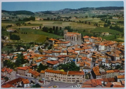 Delcampe - SAINT SYMPHORIEN SUR COISE (69/Rhône) - Vue Du Village, Place Au Premier Plan - Eglise Et Colline En Arrière Plan - Saint-Symphorien-sur-Coise