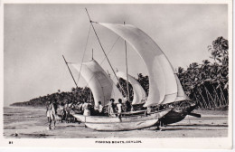Delcampe - Fishing Boats, Ceylon  (Phot.) - Sri Lanka (Ceylon)