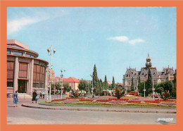 Delcampe - A242 / 435 03 - VICHY - Esplanade De L' Hotel De Ville - Vichy