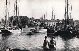 Delcampe - 85* ILE D YEU  Thonniers Au Port (CPSM 9x14cm)     RL52,1422 - Ile D'Yeu