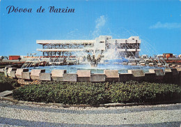 Delcampe - PORTUGAL POVOA DE VARZIM FONTAINE ET BATIMENT MODERNE - Sonstige & Ohne Zuordnung