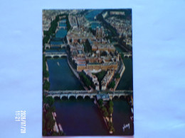 Delcampe - PARIS  ( 75 ) VUE AERIENNE L'ILE DE LA CITE - Autres Monuments, édifices