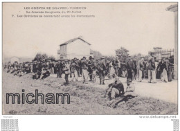Delcampe - CPA 91     LES GREVES DE DRAVEIL -VIGNEUX  LA JOURNEE SANGLANTE  LES GREVISTES  SE  CONCERTENT    TB ETAT - Draveil