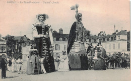Delcampe - Carte Postale 59. Douai  Géants  La Famille Gayant Très  Beau Plan - Douai