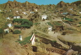 Delcampe - ESPAÑA Purullena Barrio De Cuevas Viviendas Trogloditas Unposted #SAU517 - Granada