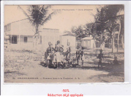Delcampe - CÔTE D'IVOIRE: GRAND-BASSAM: Femmes Kroo à La Fontaine - Très Bon état - Elfenbeinküste