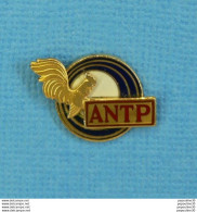 Delcampe - 1 PIN'S //  ** ANTP / ASSOCIATION NATIONALEDE TIR DE LA POLICE ** . (J.BALME SAUMUR) - Polizei