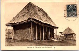 Delcampe - AFRIQUE - Une Case De Village (afrique Occidentale) - Non Classés